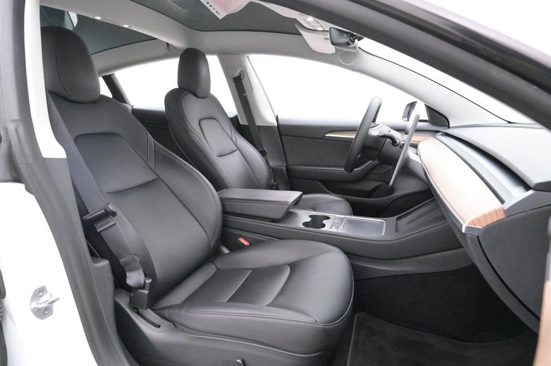 Tesla Model 3 bild 12