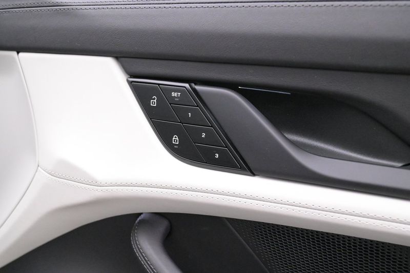 Porsche Taycan bild 17