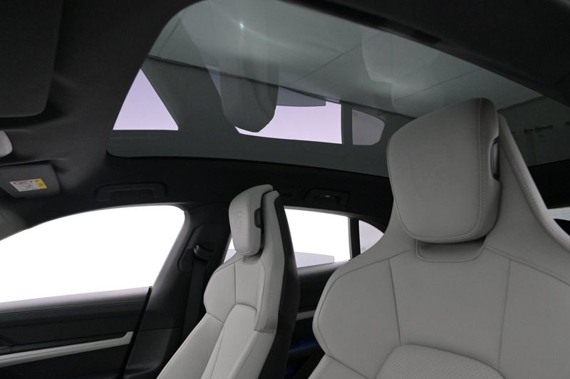 Porsche Taycan bild 25