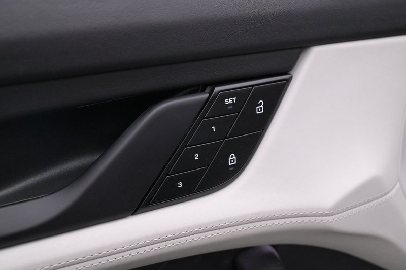 Porsche Taycan bild 14