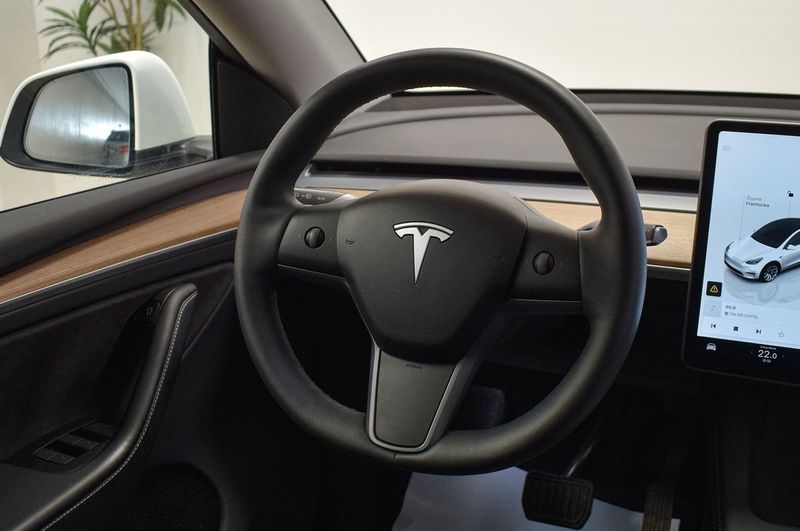 Tesla Model Y bild 11
