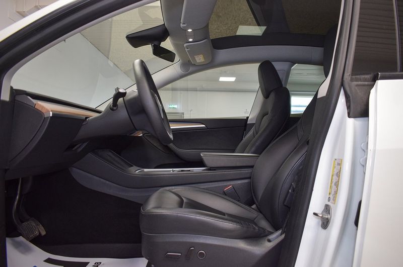 Tesla Model Y bild 7