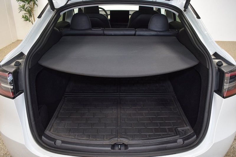 Tesla Model Y bild 20