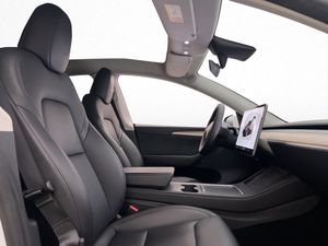 Tesla Model Y bild 14