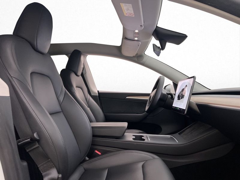 Tesla Model Y bild 14