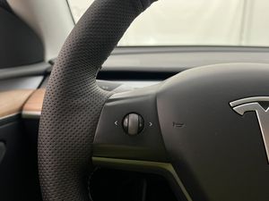 Tesla Model Y bild 26
