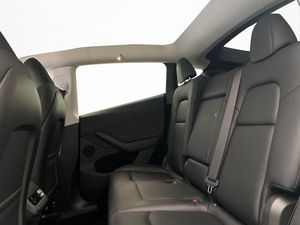 Tesla Model Y bild 15