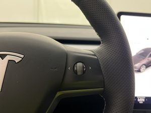 Tesla Model Y bild 27