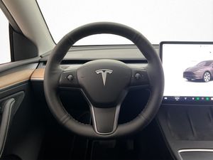Tesla Model Y bild 13