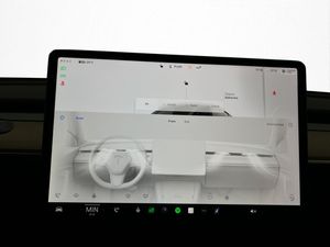 Tesla Model Y bild 22