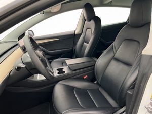 Tesla Model 3 bild 16