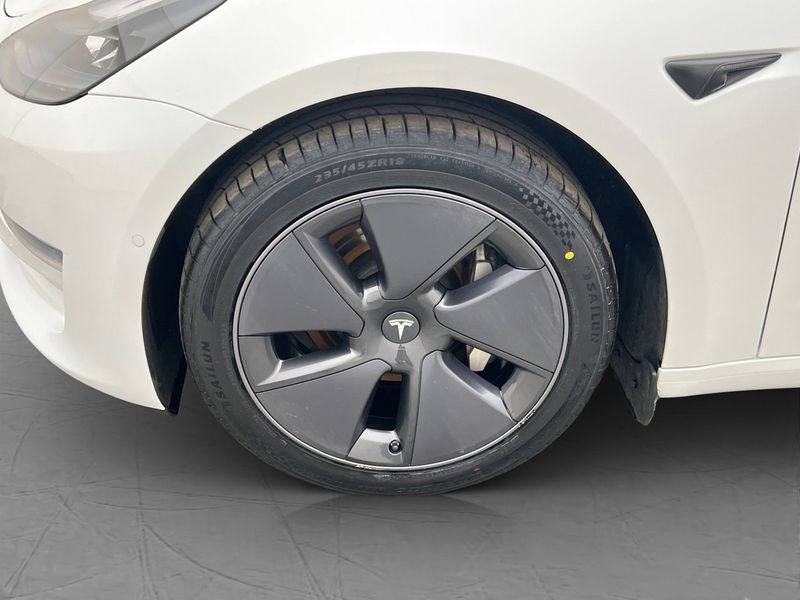 Tesla Model 3 bild 30