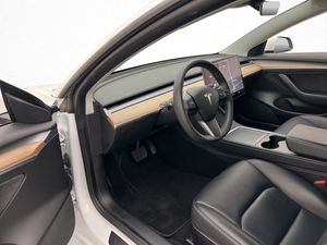 Tesla Model 3 bild 17