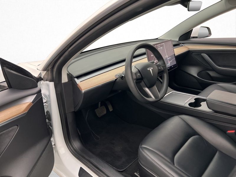 Tesla Model 3 bild 17