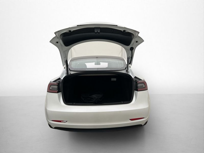 Tesla Model 3 bild 9