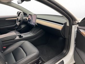 Tesla Model 3 bild 12