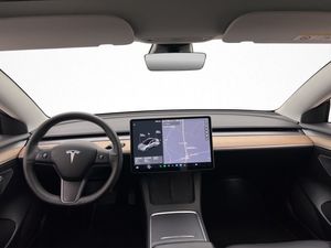 Tesla Model 3 bild 15