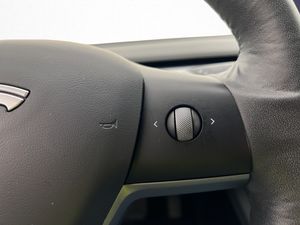 Tesla Model 3 bild 27
