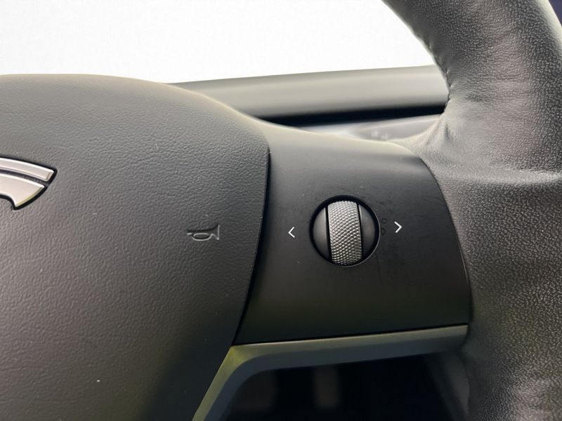 Tesla Model 3 bild 27