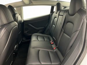 Tesla Model 3 bild 14