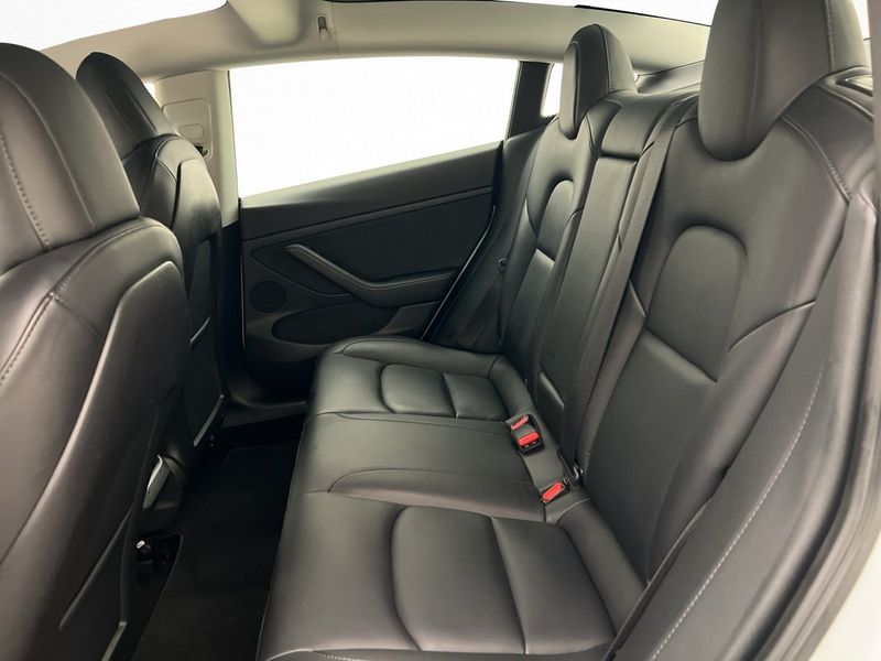 Tesla Model 3 bild 14