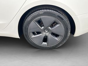 Tesla Model 3 bild 31