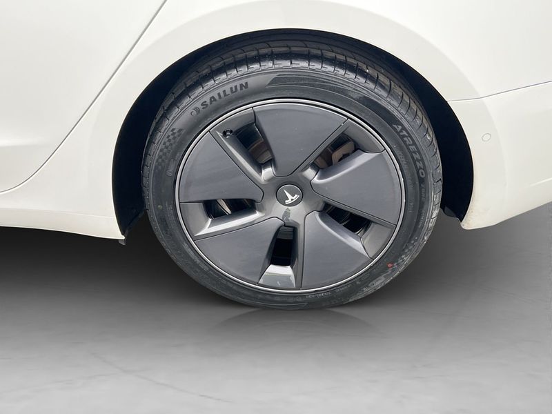 Tesla Model 3 bild 31