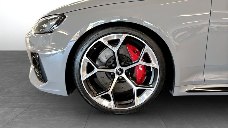 Audi RS4 bild 8
