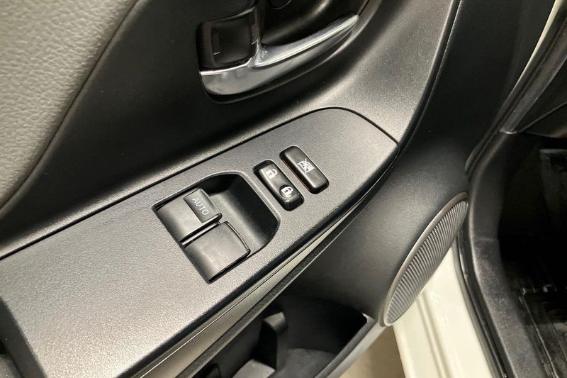 Toyota Yaris bild 19