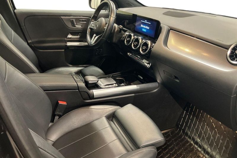 Mercedes GLA250 bild 9