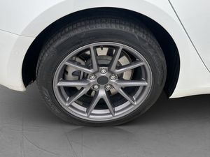 Tesla Model 3 bild 35