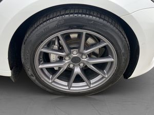Tesla Model 3 bild 36