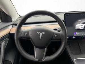 Tesla Model 3 bild 15