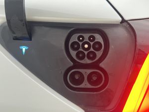 Tesla Model 3 bild 32