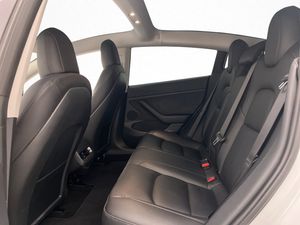 Tesla Model 3 bild 30
