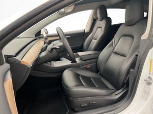 Tesla Model 3 bild 11