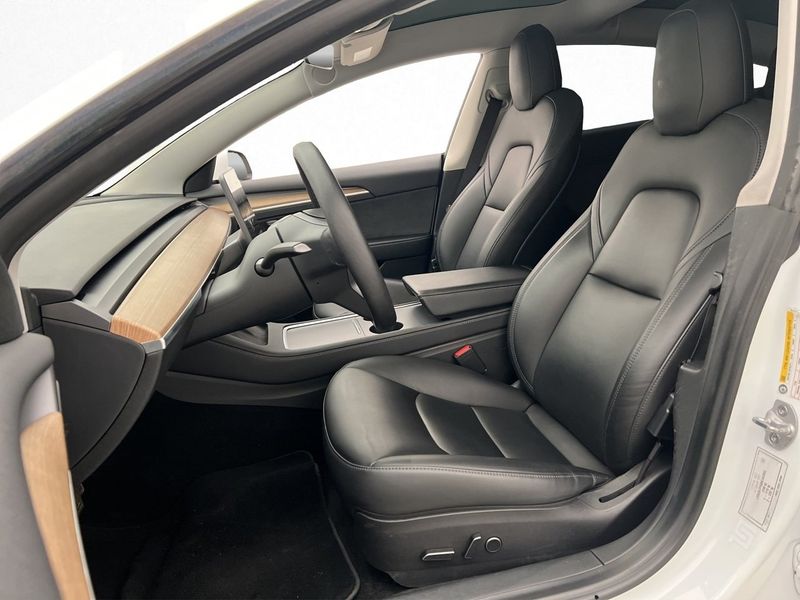 Tesla Model 3 bild 11