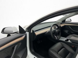 Tesla Model 3 bild 12
