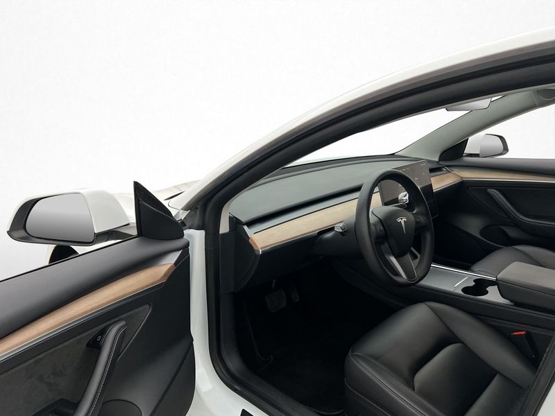 Tesla Model 3 bild 12
