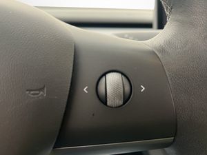 Tesla Model 3 bild 17