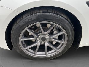 Tesla Model 3 bild 33