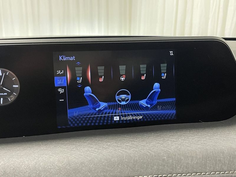 Lexus UX bild 14