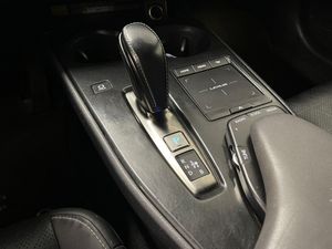 Lexus UX bild 11