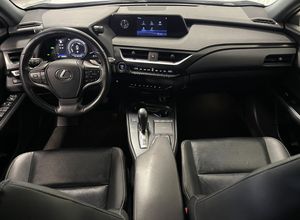 Lexus UX bild 8