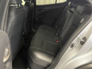 Lexus UX bild 9