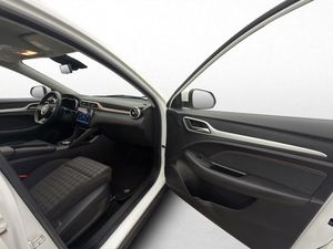 MG ZS EV bild 24
