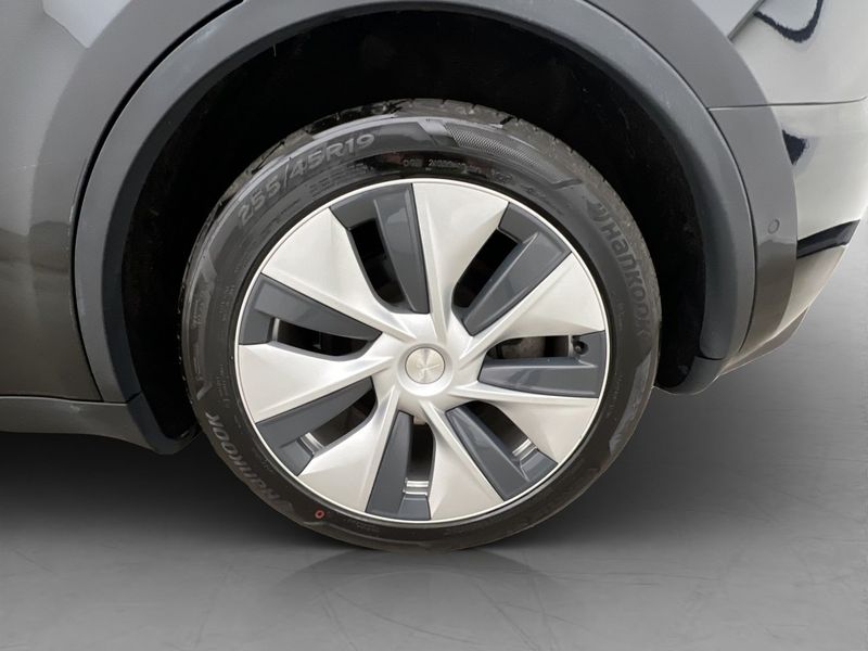 Tesla Model Y bild 33