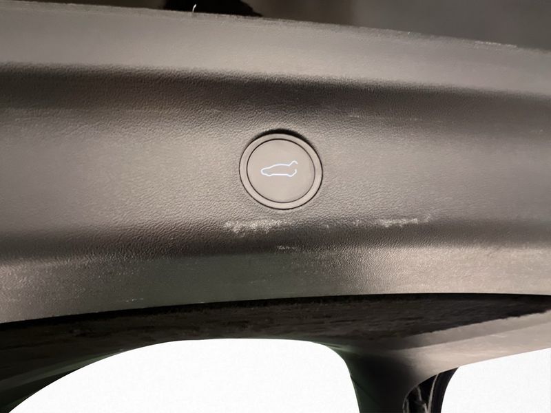 Tesla Model Y bild 30