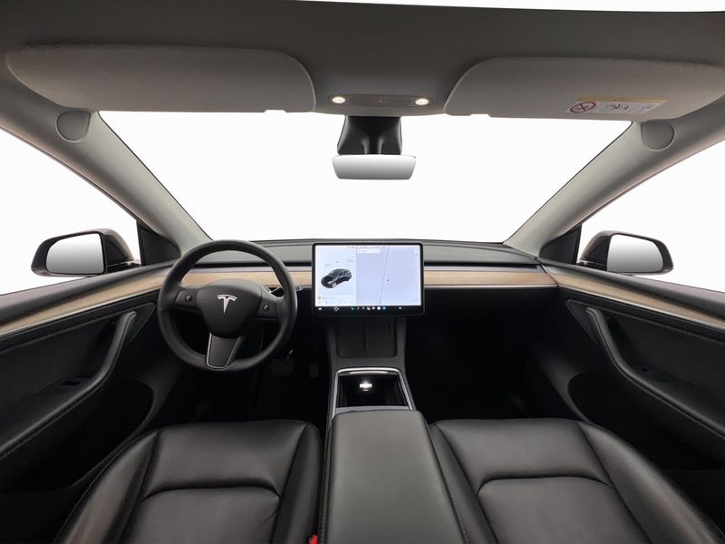 Tesla Model Y bild 14