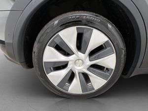 Tesla Model Y bild 34